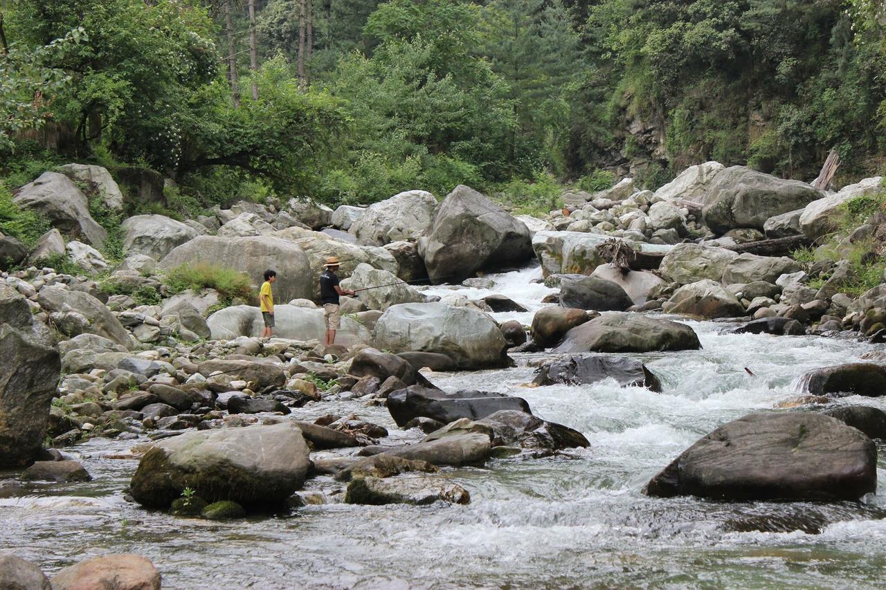 Tirthan Anglers' Retreat Banjār Exterior foto